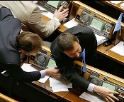 «RZECZPOSPOLITA»: «Кабинетные» антиевропейские референдумы затеянные украинской властью