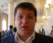 Депутат от Порошенко Арьев ждет сложной для власти осени