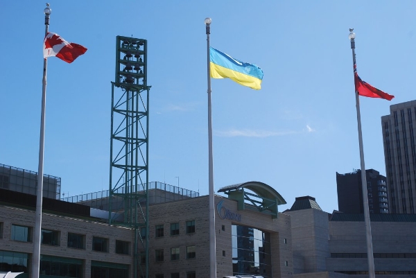 Над мэрией Оттавы в честь Дня Независимости поднят украинский флаг. ФОТО